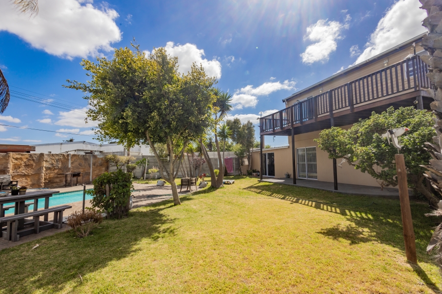 5 Bedroom Property for Sale in Ruyterwacht Western Cape